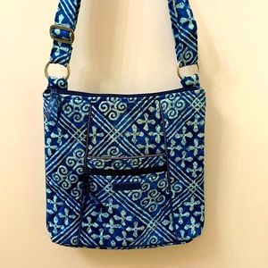 Blue Vera Bradley women’s crossbody hipster purse
